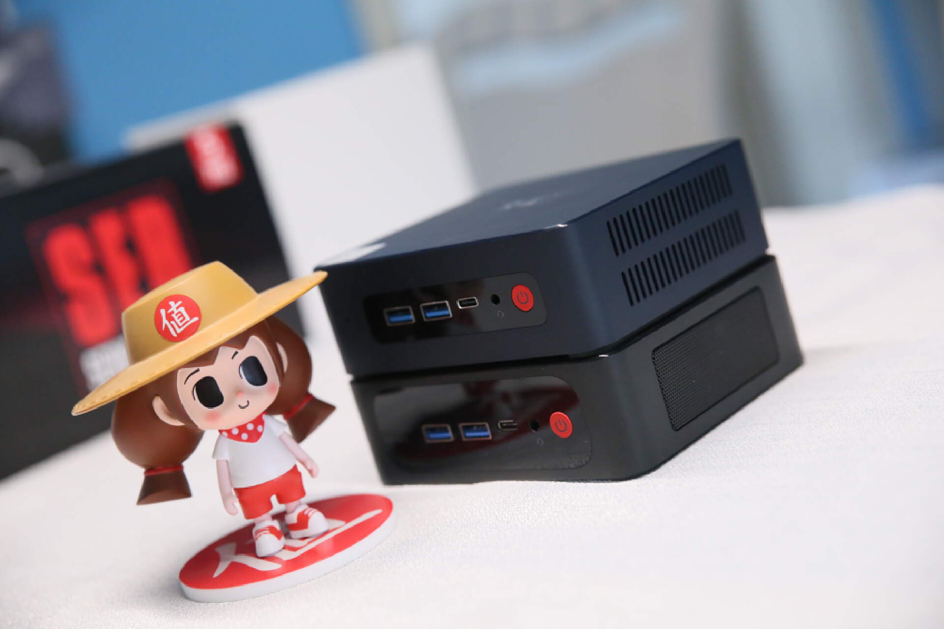 amd和英特尔哪个性价比高,英特尔和amd游戏主机对比