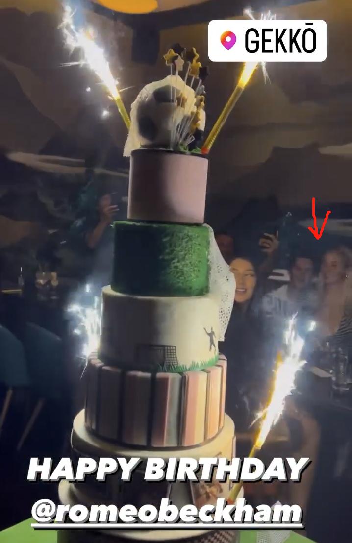 家庭矛盾激化，贝克汉姆全家为次子庆生，大合影中独缺大哥大嫂