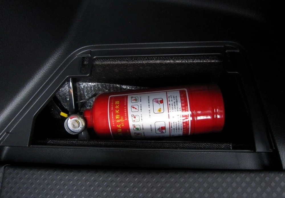 提新车时，别忘了和4S店要这3件物品，不然还要自己花钱买