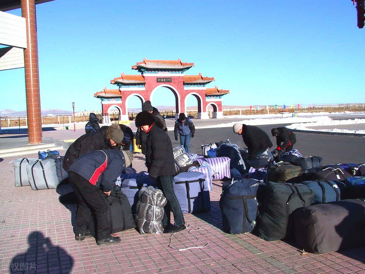 一个中国人在俄罗斯挣了第一桶金，被当地各种势力做局，负债累累