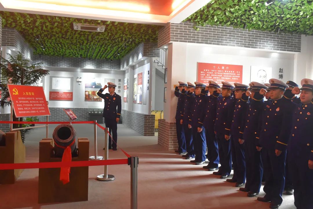 坚持党建引领建强支部战斗堡垒,强化党建引领提升党支部凝聚力