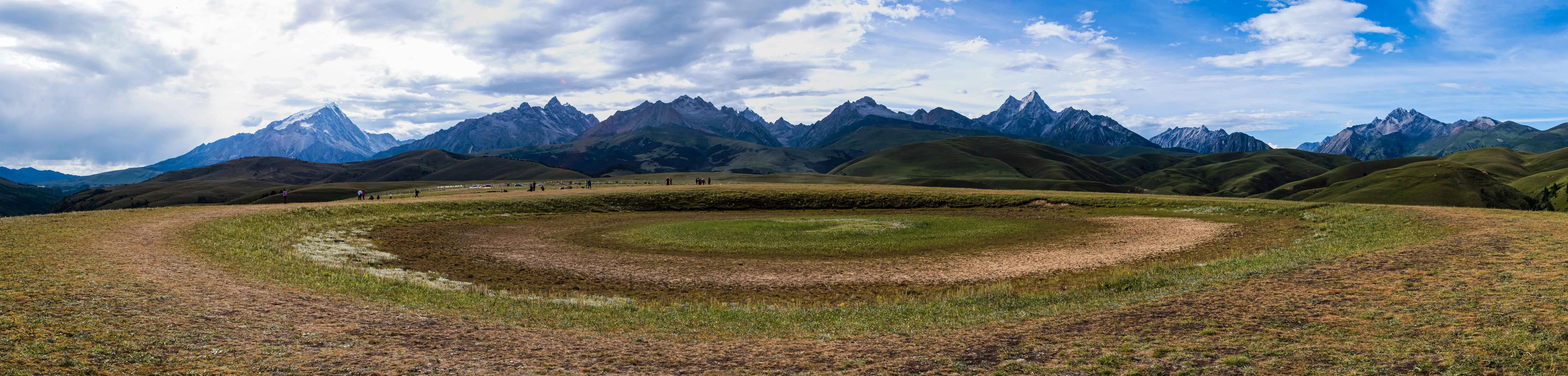 甘孜州最美风景在路上,金秋的甘孜州
