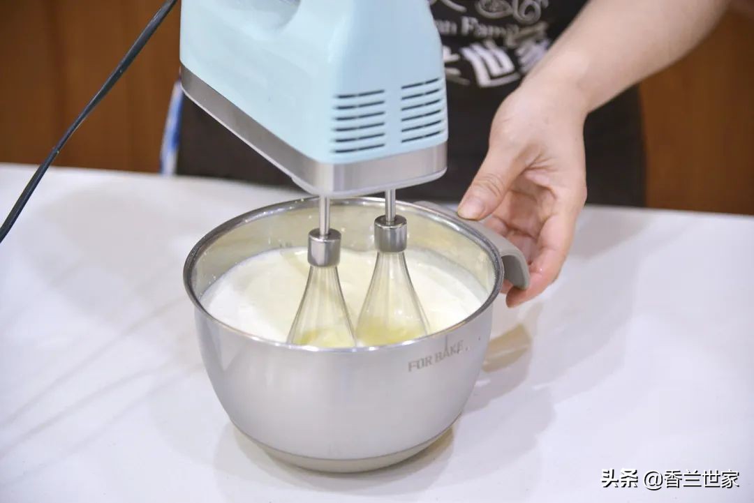 香兰蛋糕教学视频,乌龙蜜桃千层蛋糕教程