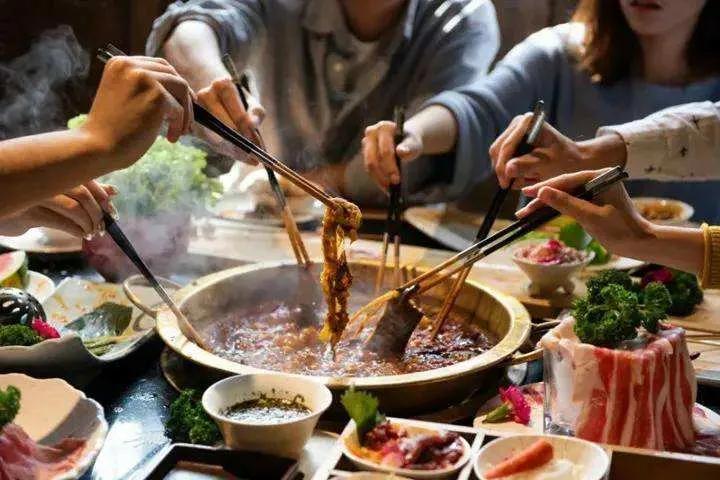 在火锅店兼职的一天,在火锅店当服务员怎么样