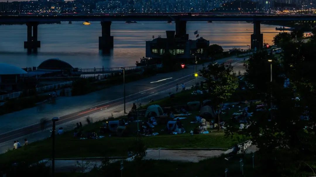 20岁大亮在韩国：公派留学，吵架误摔手机，打卡华为总部