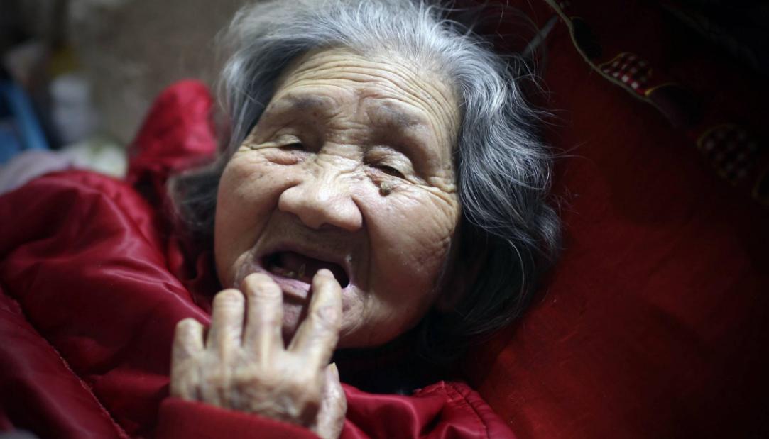 41岁大叔假扮女子,41岁大叔冒充女子