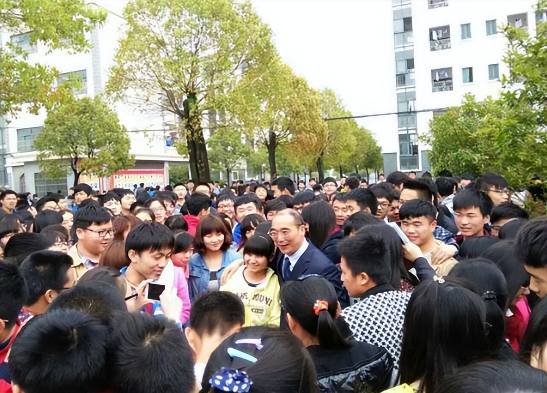 慧德邓昌武,黄石市慧德学校邓昌武