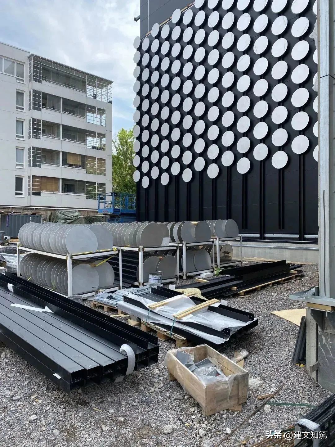 鑺叞璧皵杈涘熀鑸炶箞,鑺叞璧皵杈涘熀鏂囧寲寤虹瓚