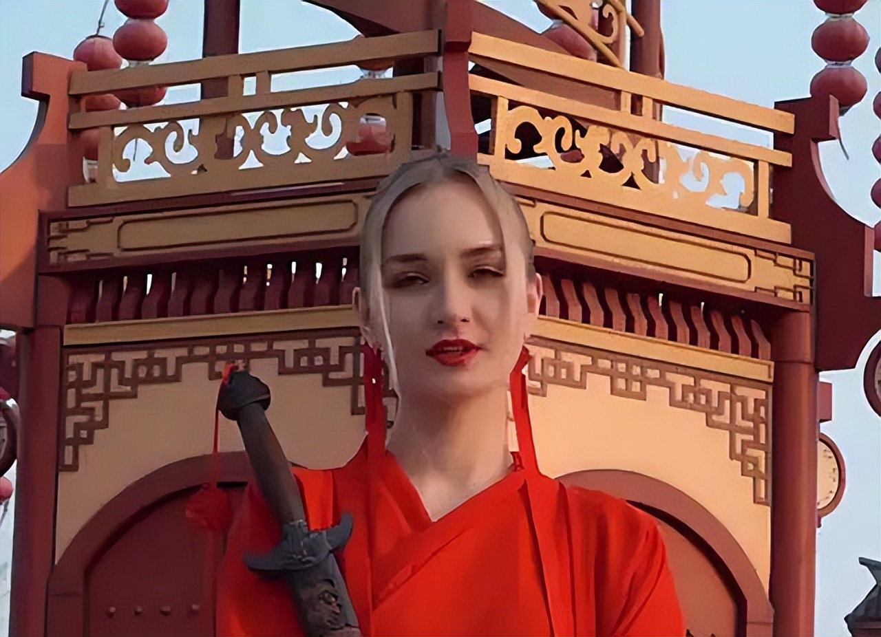 意大利的伯妮与中国婆婆斗智斗勇,意大利超模伯妮个人资料