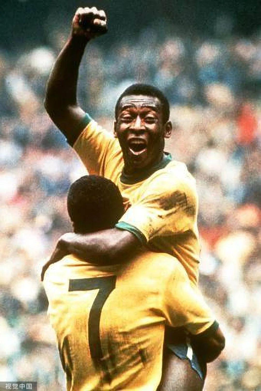 从此,星空多了一颗新星。RIP,愿天堂也有足球