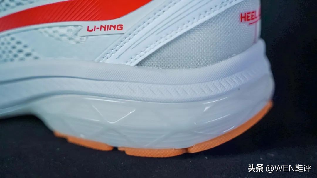 李宁扶遥v2复古银真实效果,好物推荐跑步鞋
