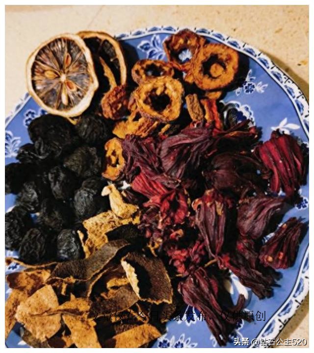 10年前，赵薇用3640万买下法国一个酒庄，每年卖出5万多瓶