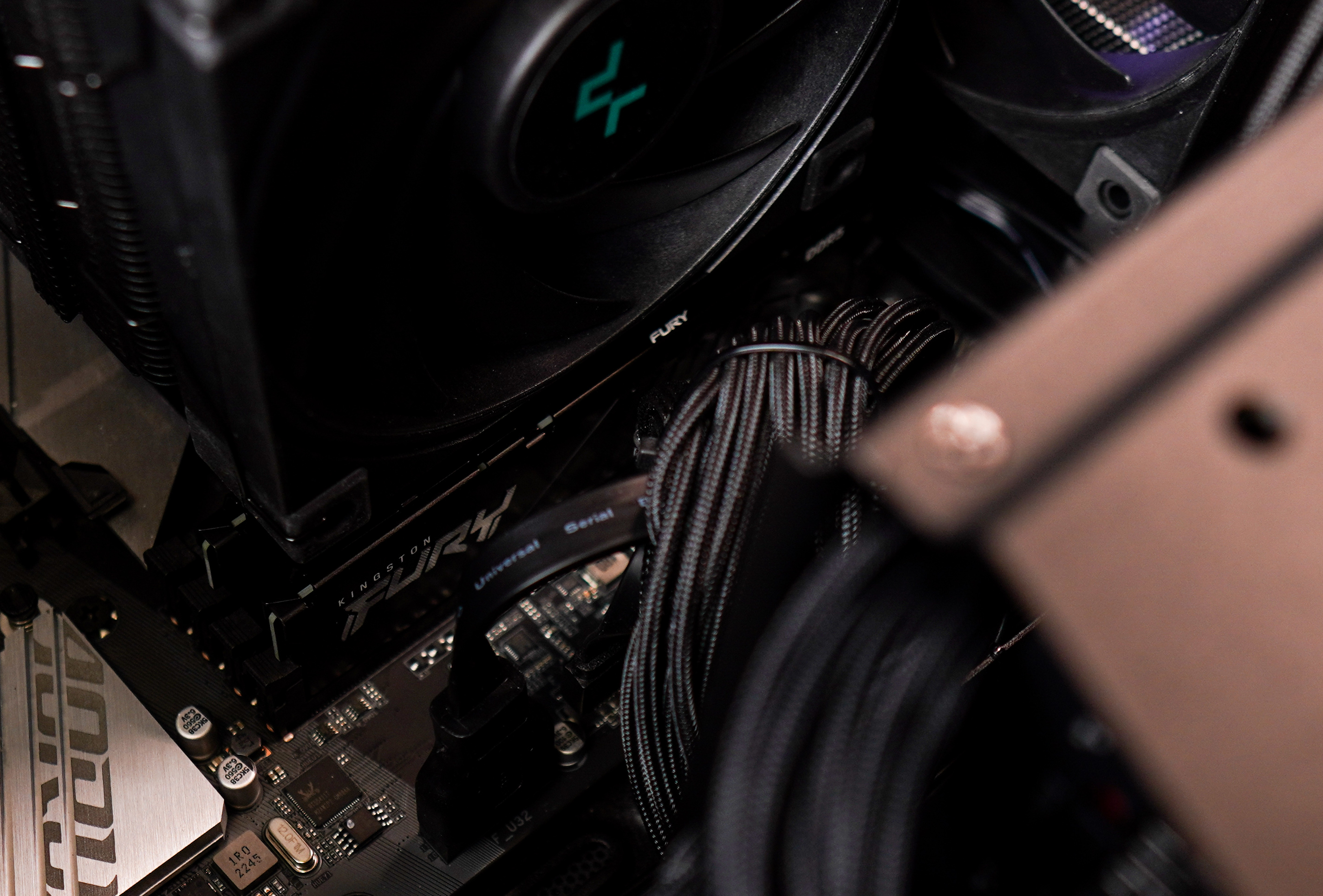 装完两台紧凑型主机，我觉得你也可以尝试一下