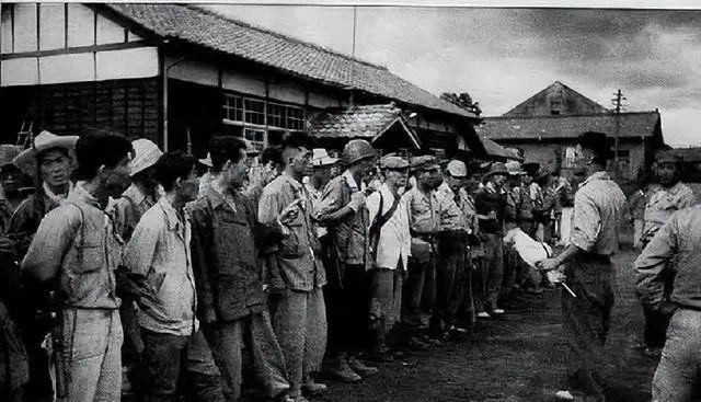 1949年马鸿逵拒绝起义并叫嚣：我对*产党共**有恩，打赢解放军再谈和