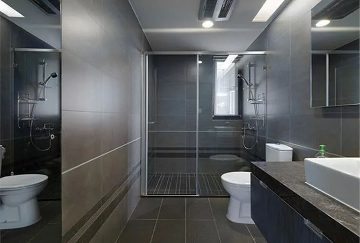 卫生间漏水住楼下的如何处理,卫生间漏水到楼下了怎么补救