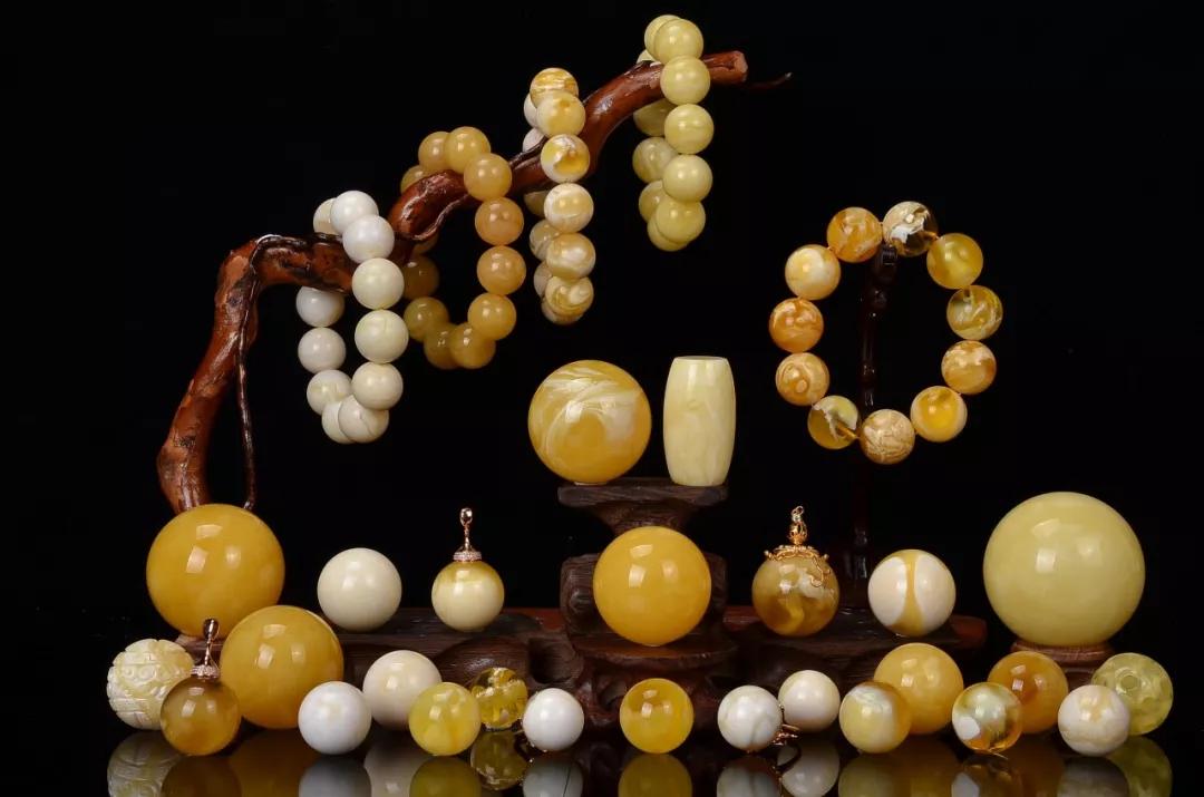 好的蜜蜡有什么特征,蜜蜡越黄越好还是越透明越好