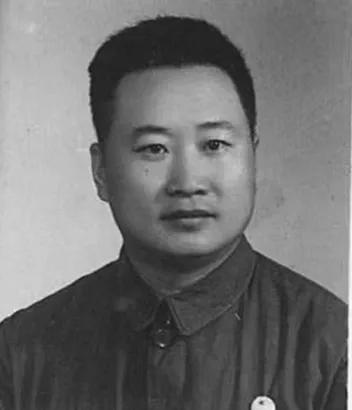 飞夺泸定桥时川军为什么不炸桥,红军飞夺泸定桥川军为什么不炸桥