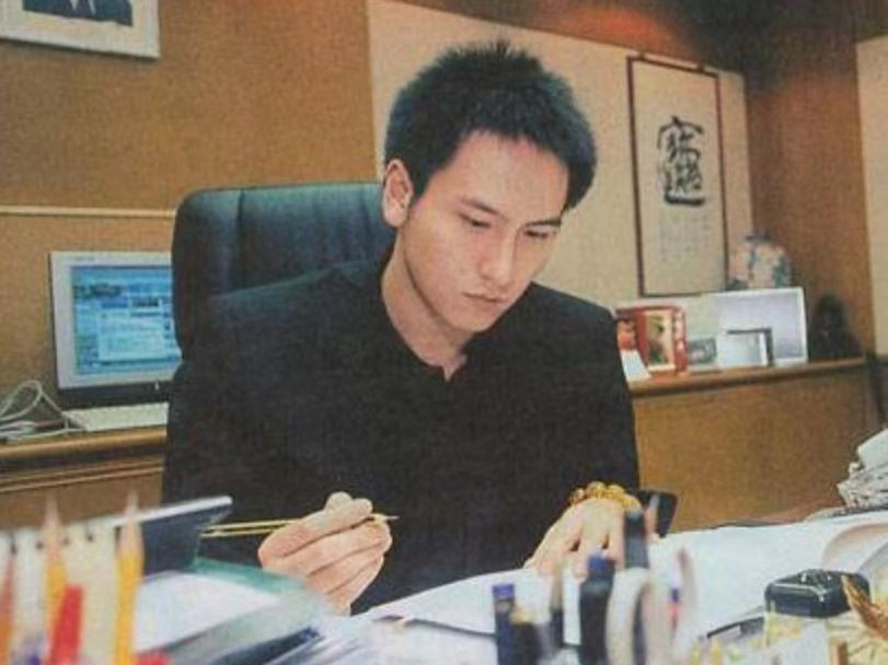 汤臣集团董事长汤珈铖身价,上海首富汤珈铖