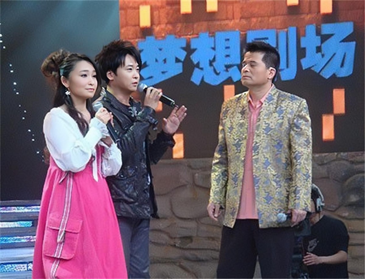 64岁毕福剑定居农村，退圈8年后，他的结局让很多人失望了