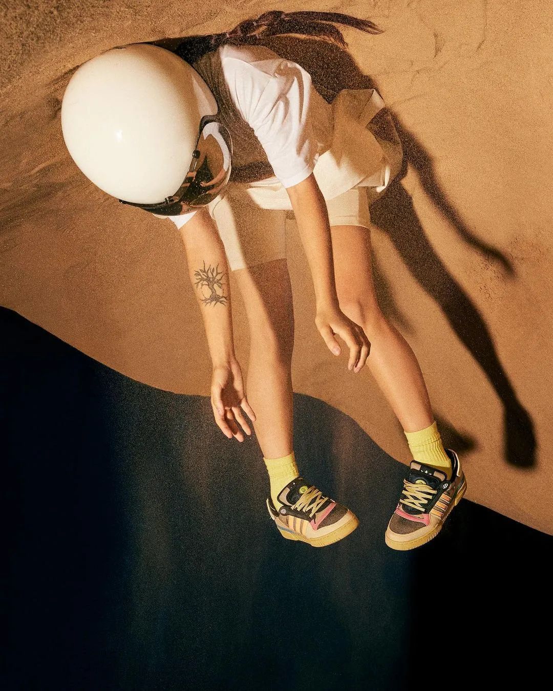 adidas重新发售yeezy (adidas yeezy积压库存超5亿美元)