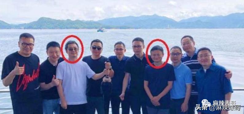 网红张大奕官宣订婚对象是谁,跟张大奕找对象的是谁