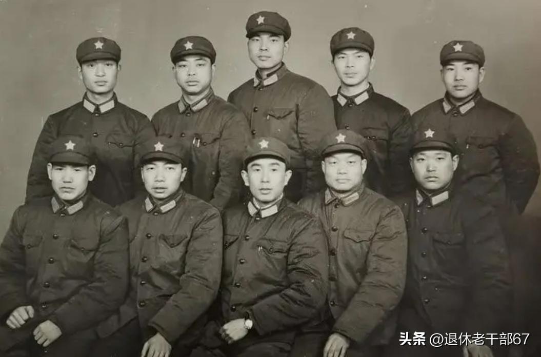 我的战友群,已沉寂了三年,前天一件事,让它一下子“死灰复燃”