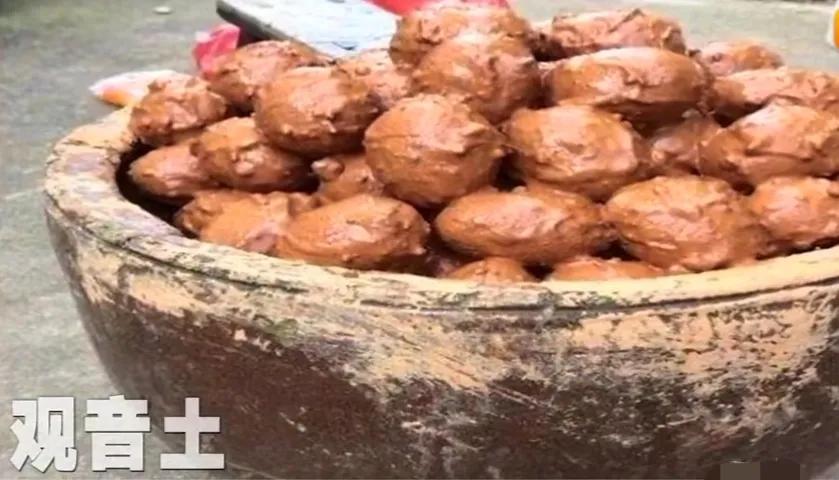 吃土上瘾是什么原因,儿童吃土的危害