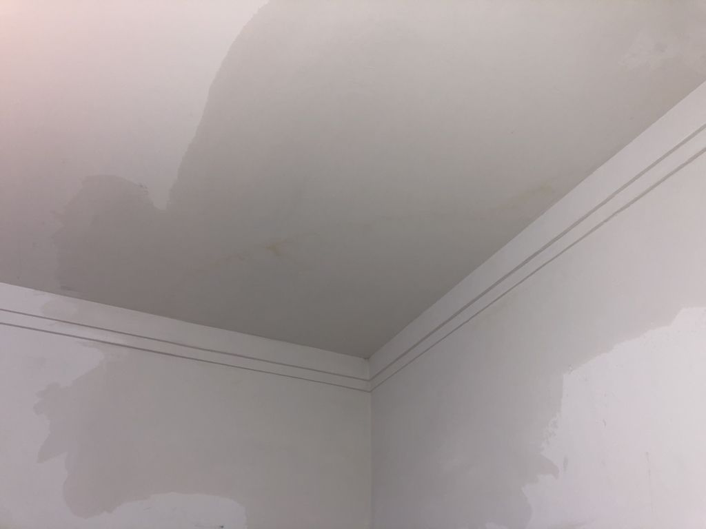 家里漏水让人崩溃到什么程度?不砸墙不卸砖,一招解决漏水问题