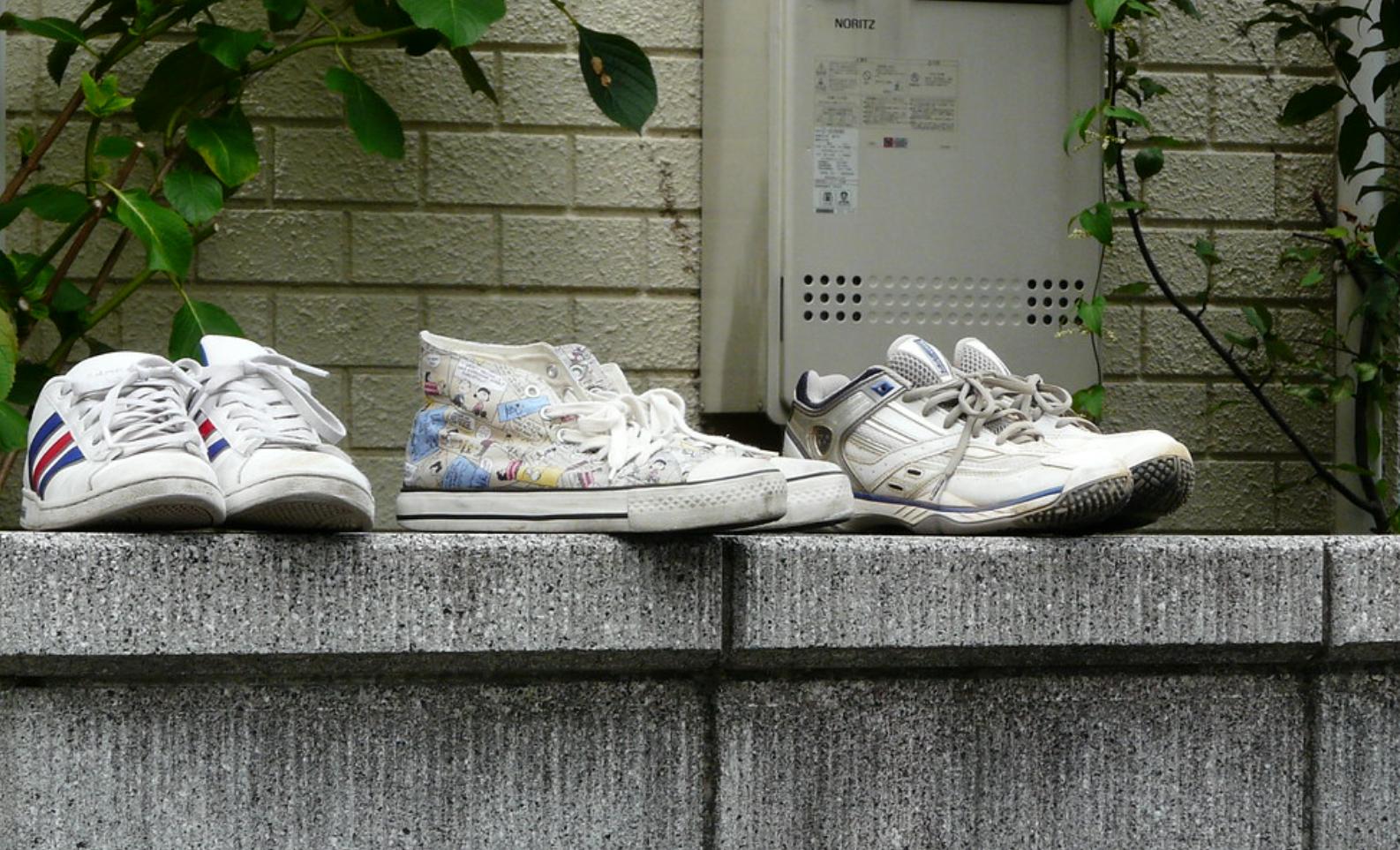 经典皮质小白鞋怎么清洗,穿了几年的小白鞋怎么清洗