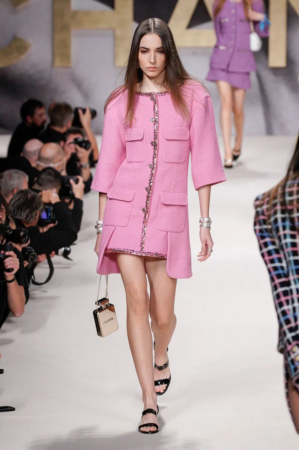 lisa最近同款粉色,lisamv绝美镜头粉色