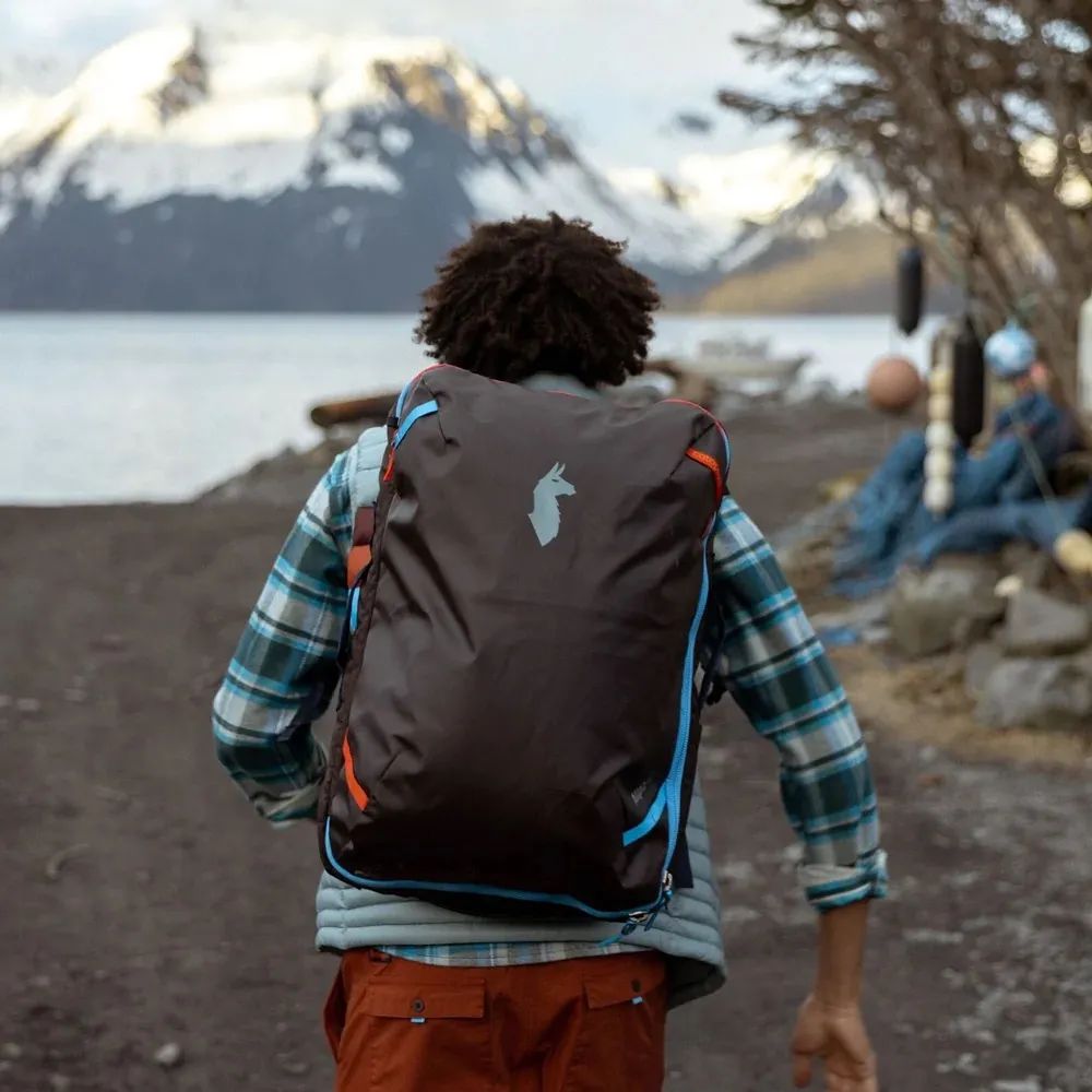 库克穿杰尼亚逛北京三里屯,库克穿杰尼亚鞋