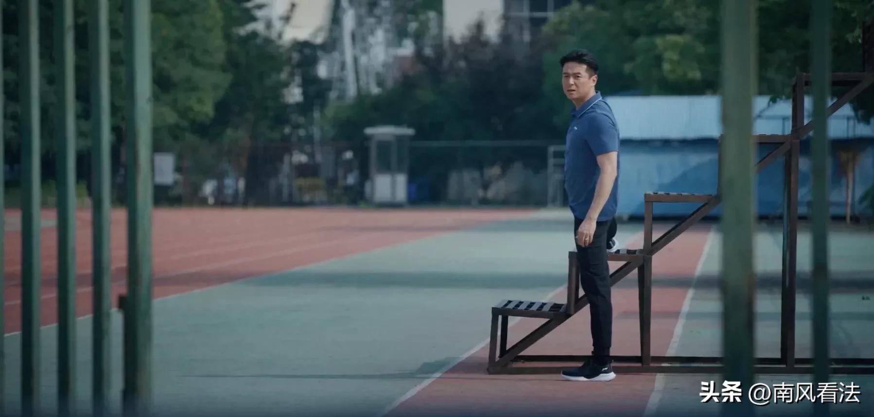 县委大院郑三和县长跑步,县委大院郑三和县长跑步片段