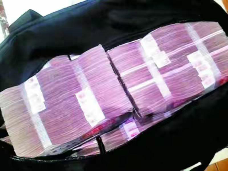 养父扛24年煤气罐养出女博士全集,养父扛煤气罐培养女博士的原视频