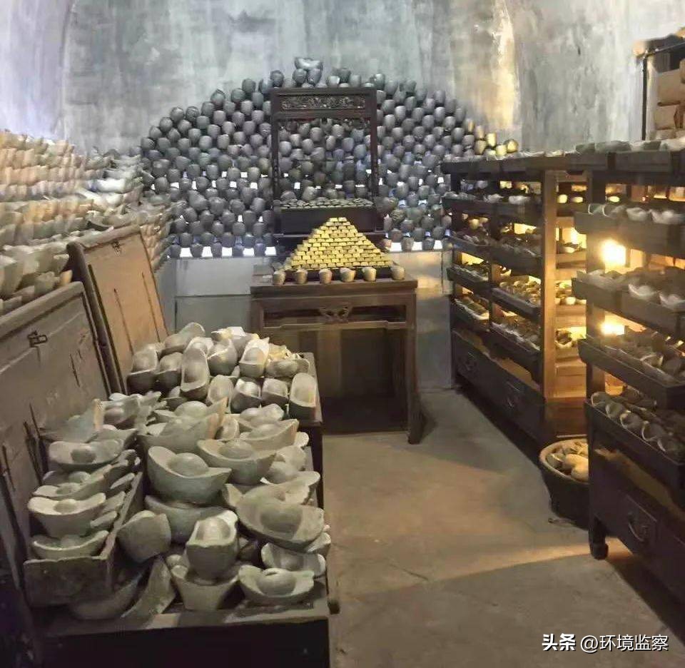 他是谁？前无古人后无来者，兼任官职最多，位极人臣，天下巨贪。