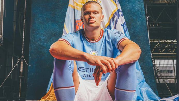 哈兰德连续三个主场上演帽子戏法,哈兰德这个赛季进了几个头球