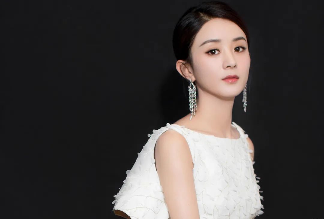 白玉兰风波升级!《县委大院》获奖后遭恶意评分,多名女星被波及