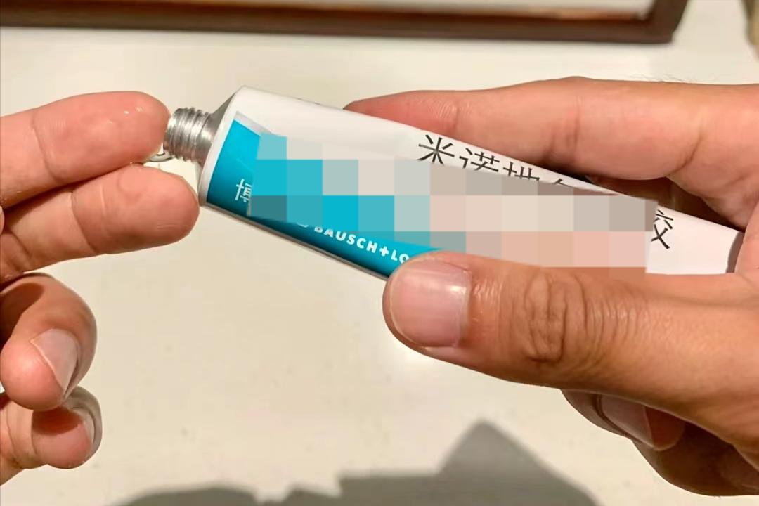 男生发际线秃适合剪什么头发,男生发量少发际线高适合什么烫发