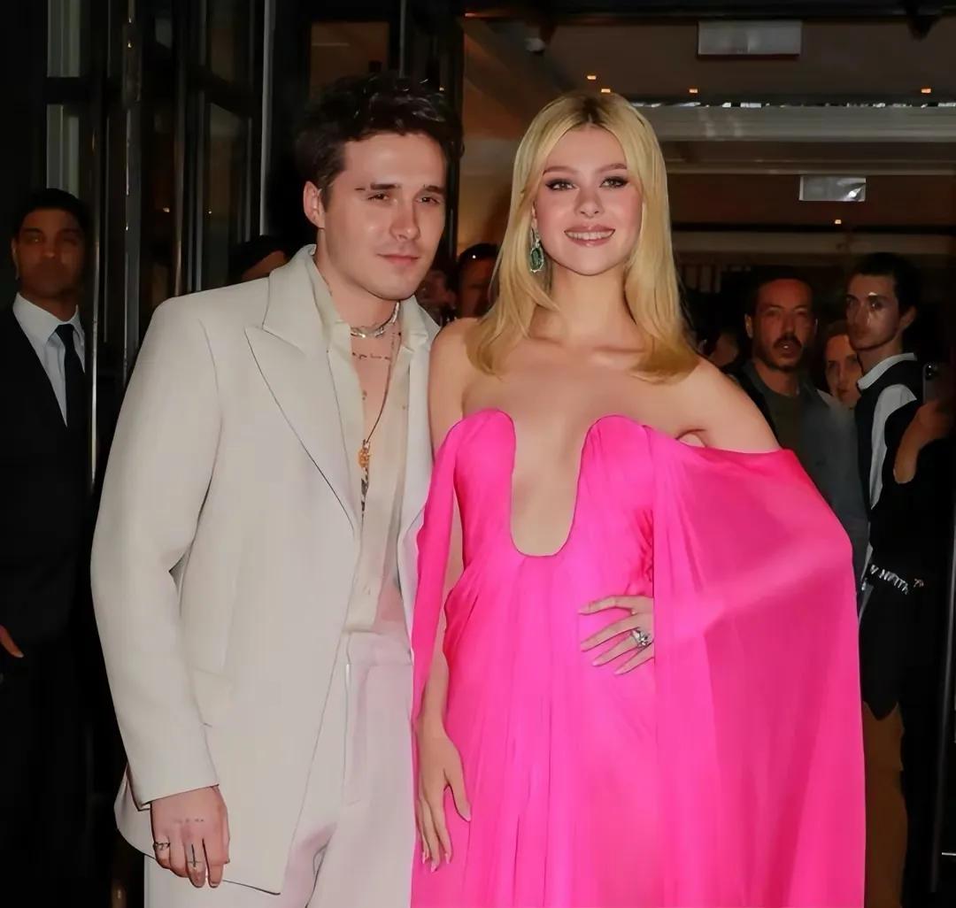 谷爱凌2019穿抹胸裙,谷爱凌穿白色长裙