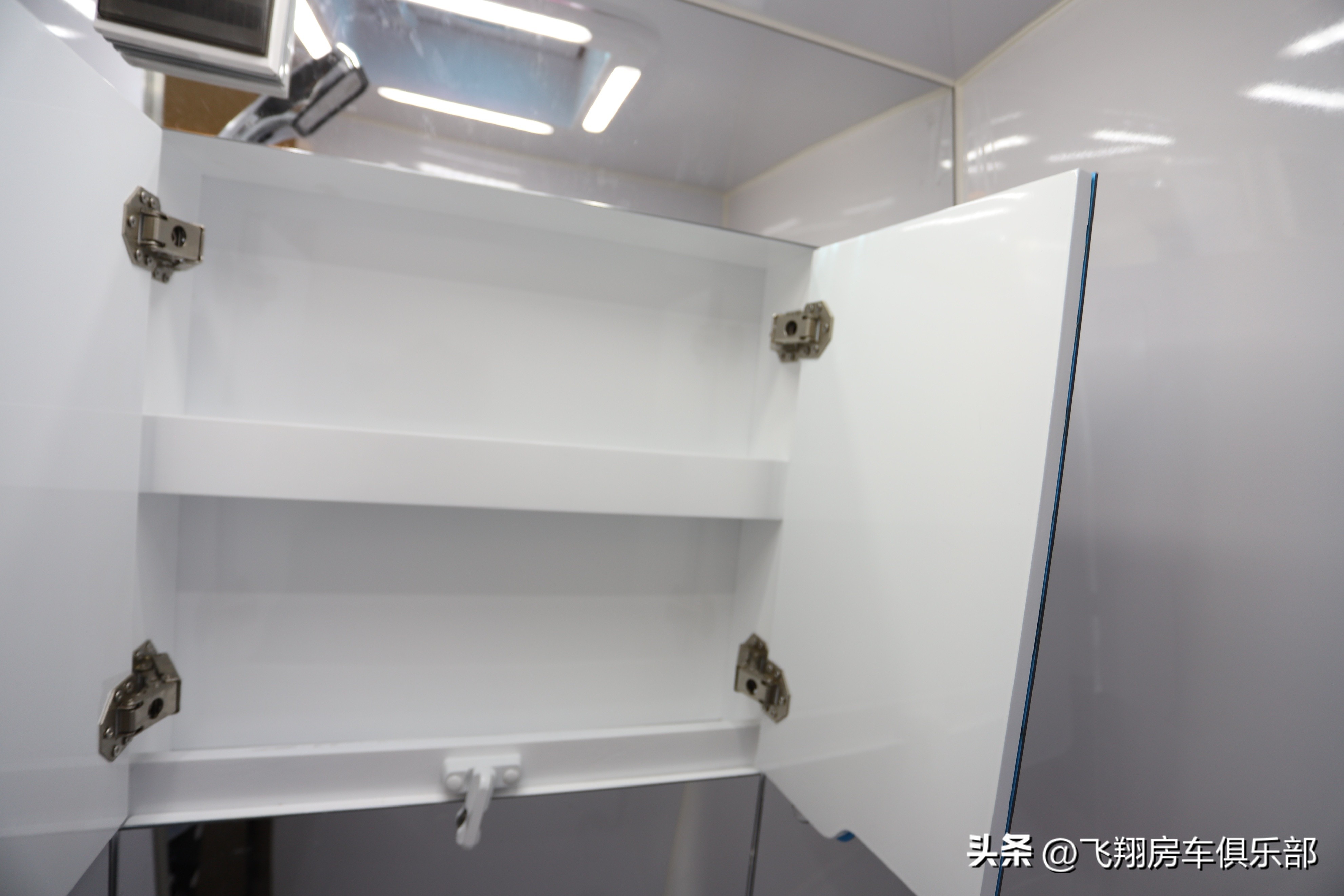 多功能厅折叠隔断可移动,多功能厅折叠隔墙可隐藏