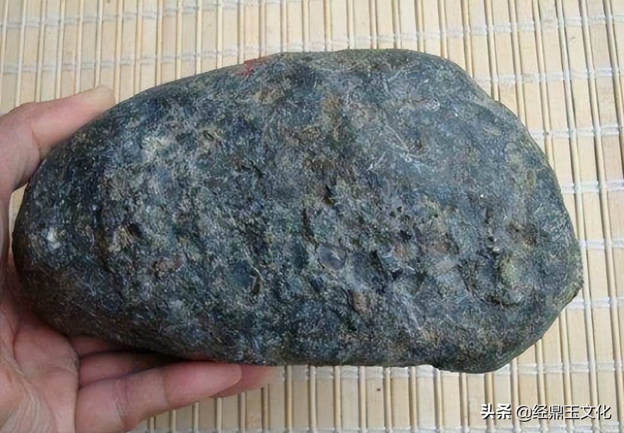 翡翠原石怎么鉴别真假,翡翠原石如何辨真假