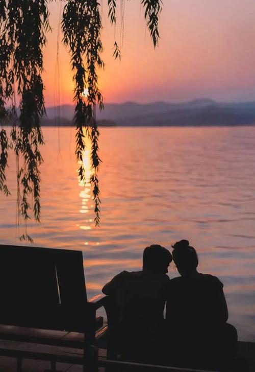 真爱和爱有什么区别,有人问你真爱的定义是什么