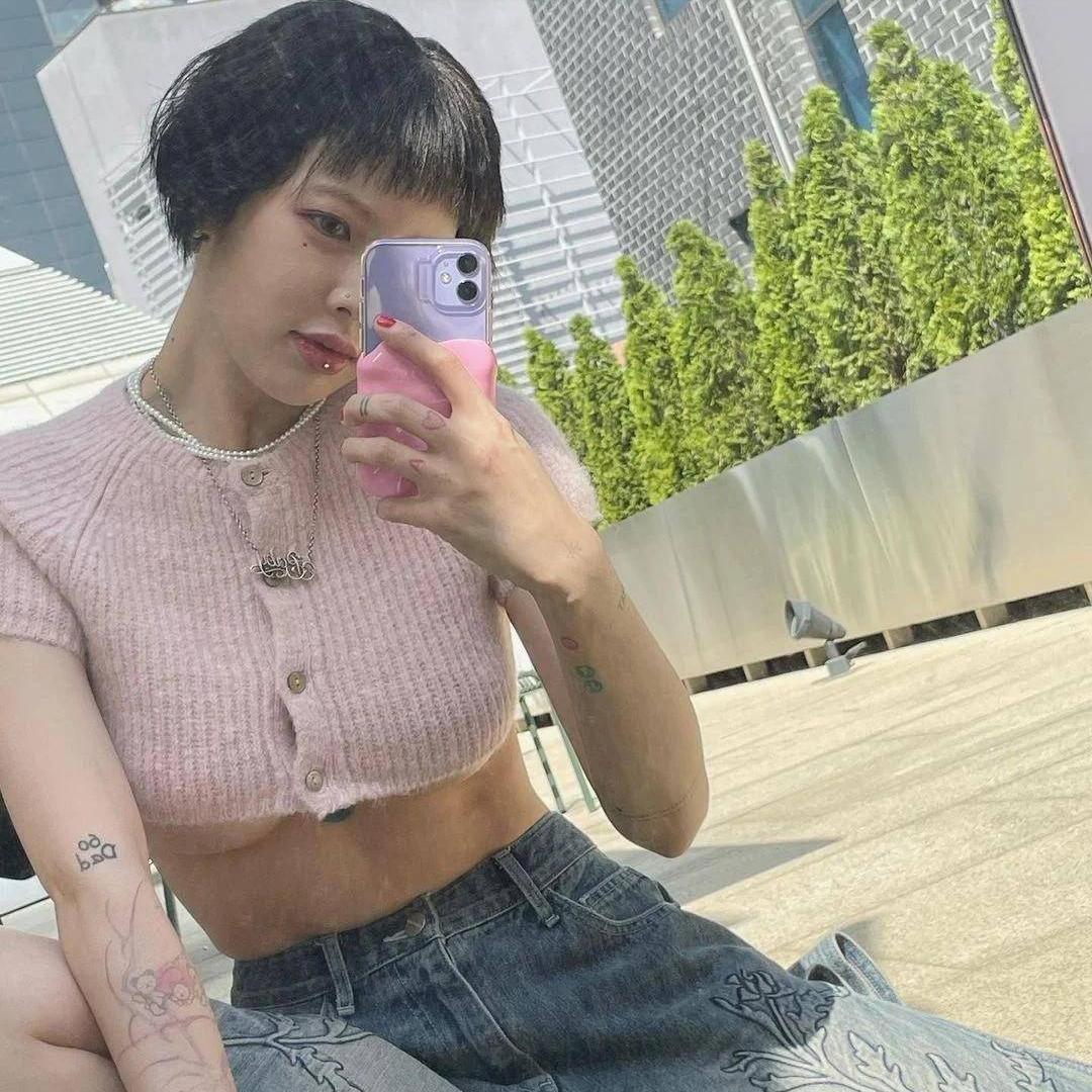 露*裤底**、露下乳、穿渔网内衣，女星们的穿着真的可以随心所欲吗？