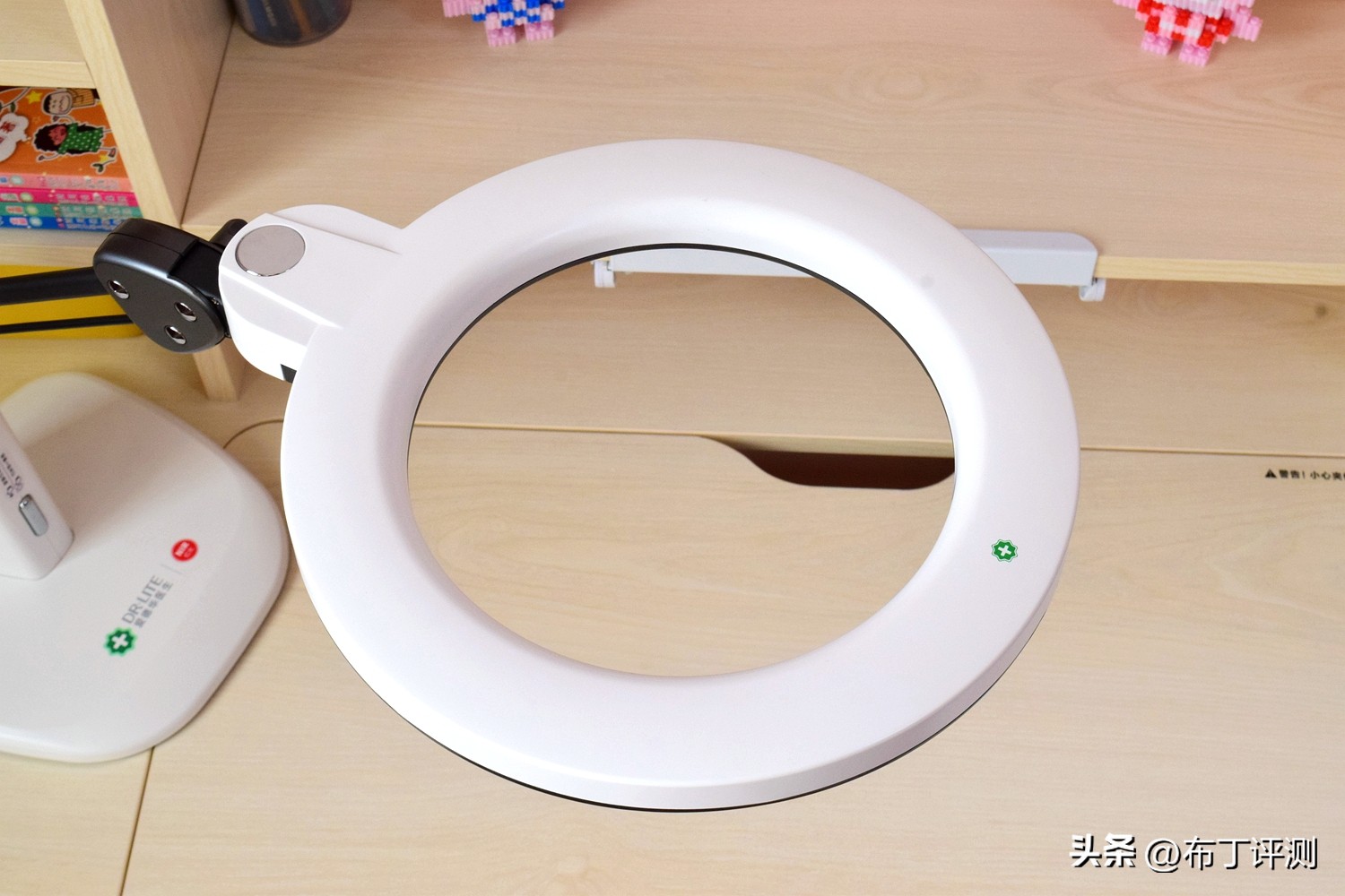 台灯的选择预防近视,NIR红光护眼灯技术