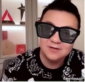 哪个足球比赛好玩一点,足球还可以怎么玩