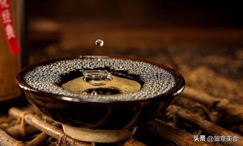 李老汉喝酒,李老汉今年五十多岁