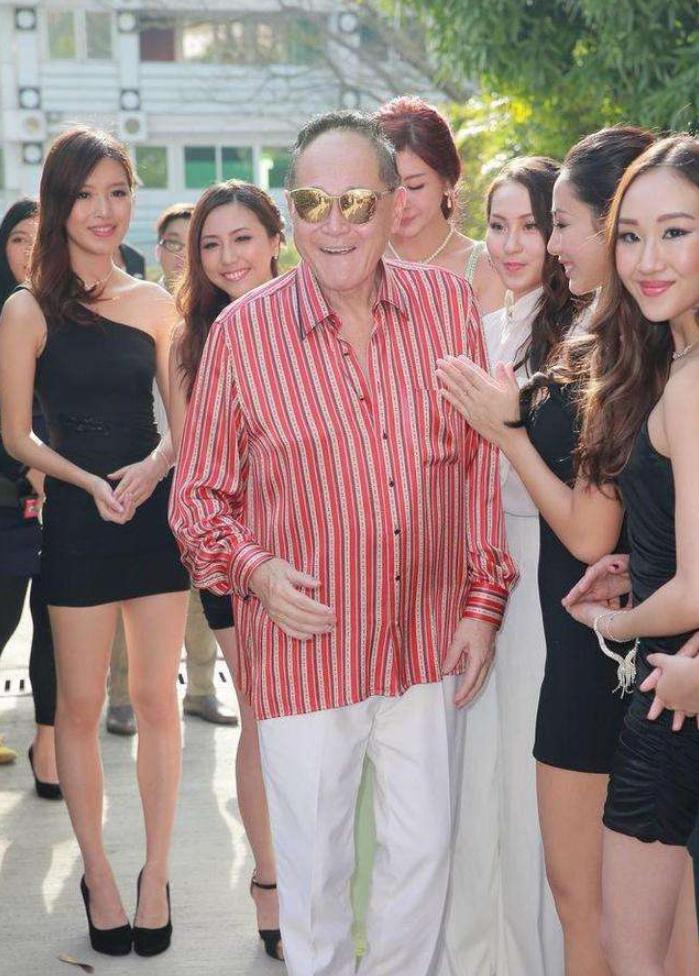 赵世曾交往过的女明星,赵世曾交往过最小的女朋友