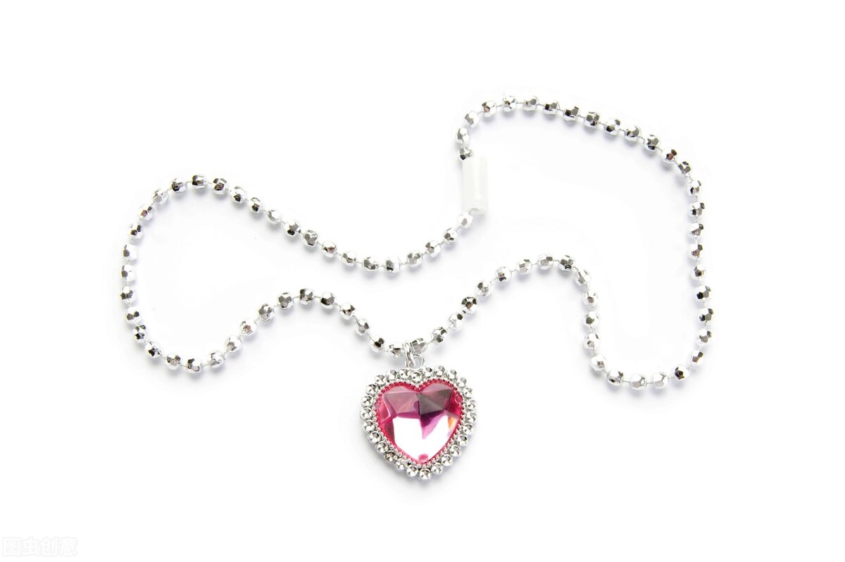 男生送女朋友礼物应该送什么东西,男生适合送女朋友什么礼物