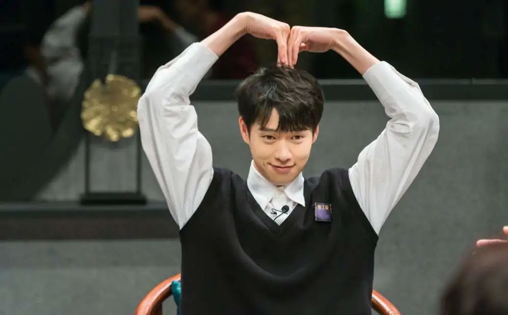 魏大勋被谐星耽误,被搞笑事业耽误的歌手