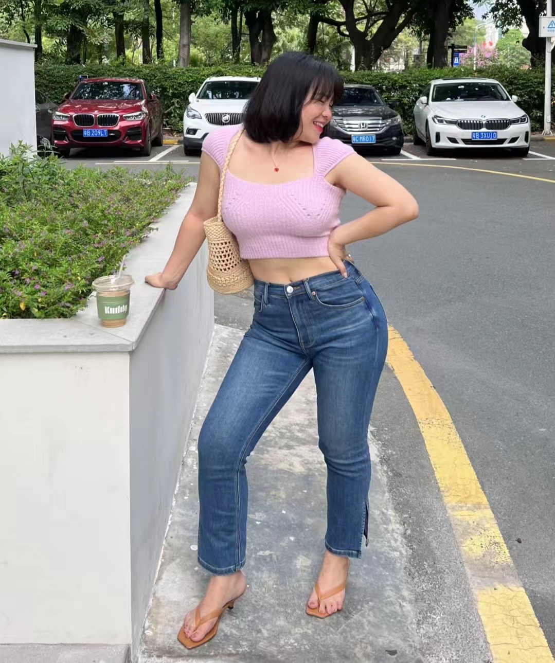 小苏打洗牛仔裤会不会掉色,牛仔裤洗的时候掉色正常吗