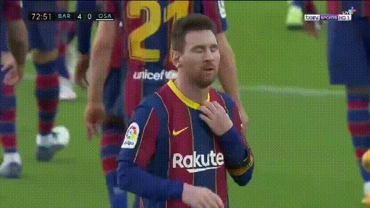 梅西一路上的颠沛流离到夺冠,梅西加冕球王有多颠沛流离